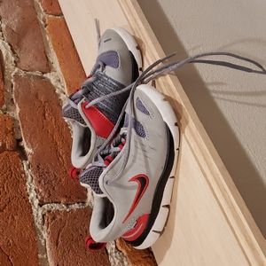 Baby Nike Free athletic shoes 👟